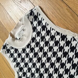 LOFT Black and White Houndstooth Sweater Vest
